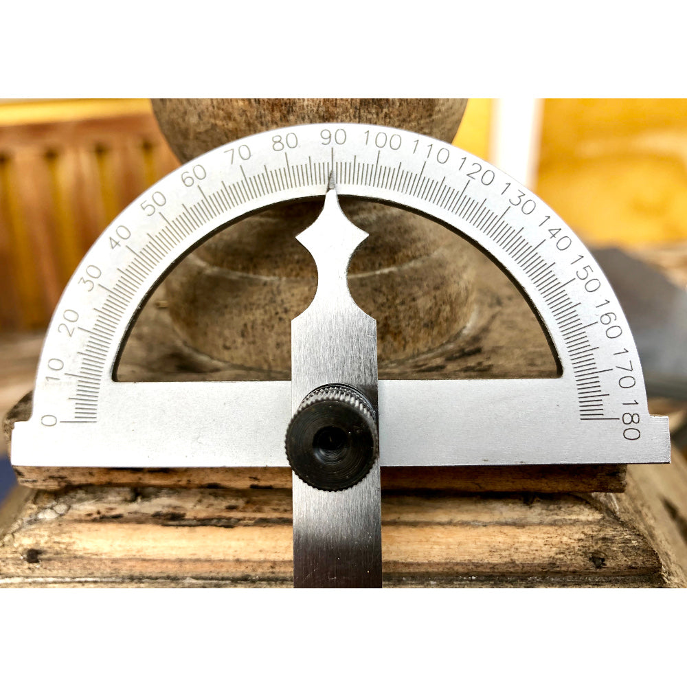 Winkelmesser Gradmesser in Nahaufnahme